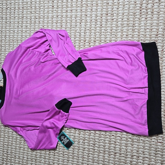 Disney Nightmare Before Christmas Sweater Socks Set Scream Queen Small Shirt Top - Picture 2 of 2